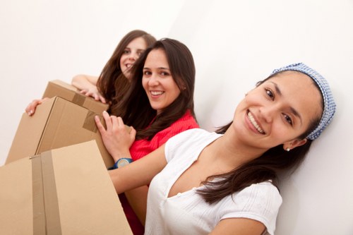 Local removals support for Palmers Green homes